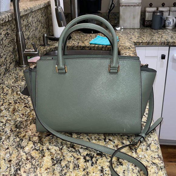 EUC Authentic Michael Kors Selma Medium Saffiano Leather Duffle Handbag - Picture 2 of 6